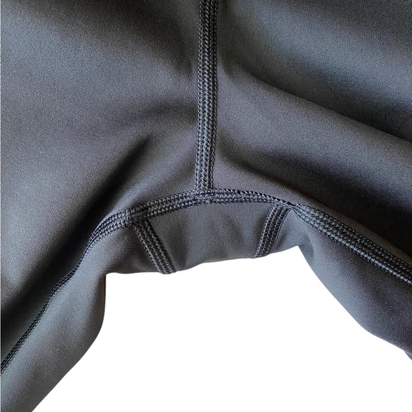 ATHLETA Woman’s Black Mesh Side Pockets Capri Leggings, Size S - Picture 10 of 13